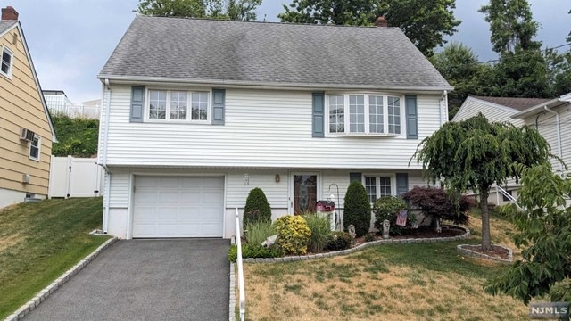 22 Veterans Ct, Wallington, NJ 07057 - photo 1