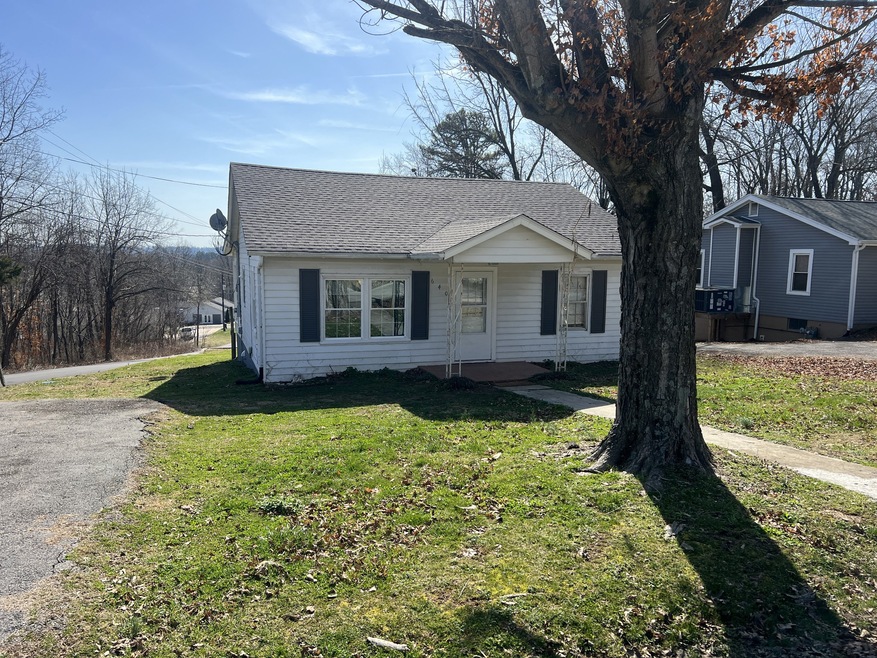 640 Highpoint Dr, Hopkinsville, KY 42240 - photo 1