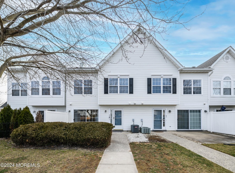 94 Madison Ct, Tinton Falls, NJ 07712 - photo 1