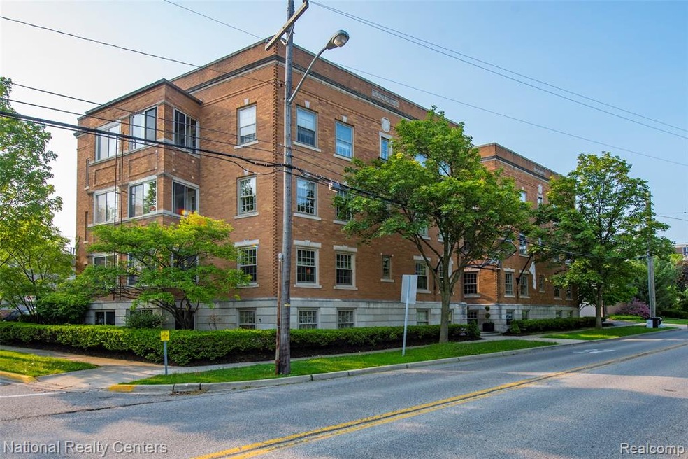 327-Southfield-Road-Birmingham-Michigan-United-Sta