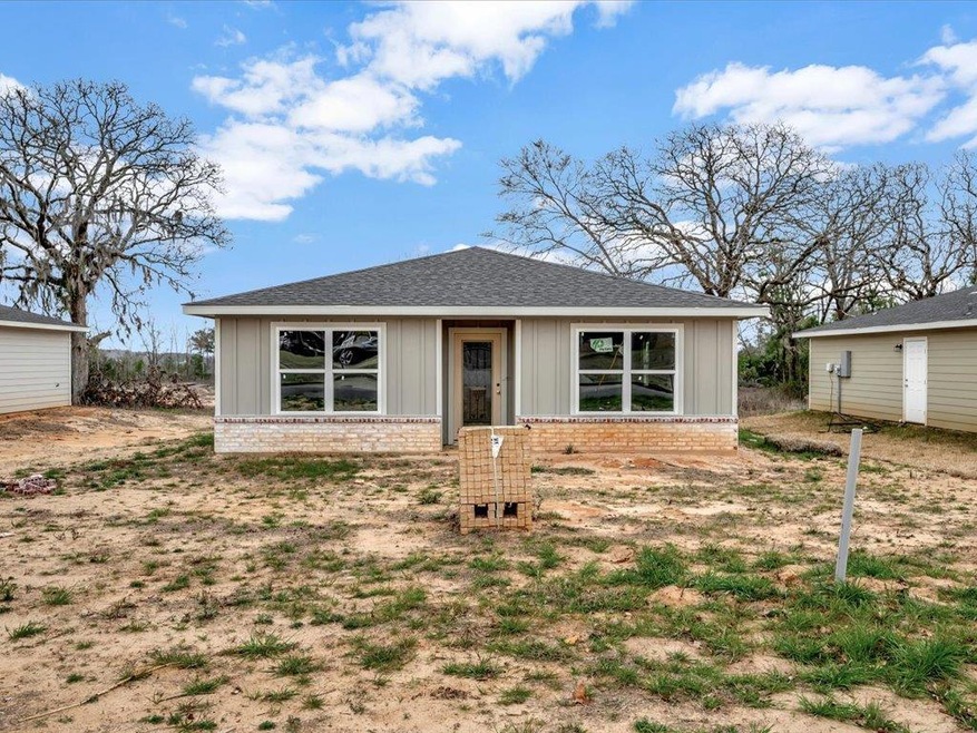 726 N Sanders St, Nacogdoches, TX 75964 - photo 1