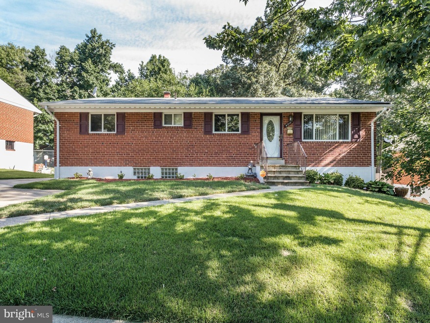 9210 Rolling View Dr, Lanham, MD 20706 - photo 1