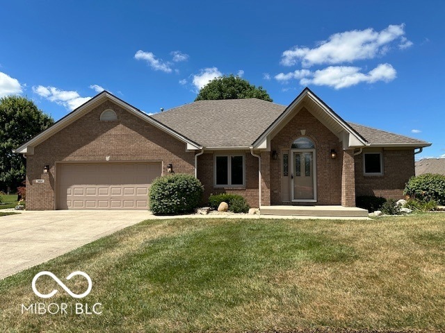 5204 E Hyde Ct, Columbus, IN 47203 - photo 1