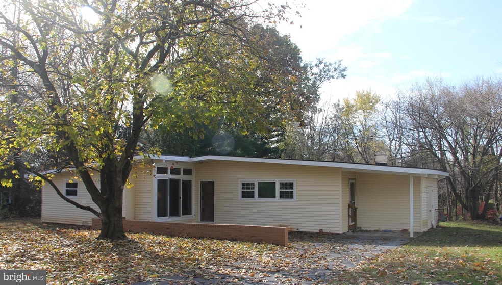 6606 Carroll Highlands Rd, Sykesville, MD 21784 - photo 1