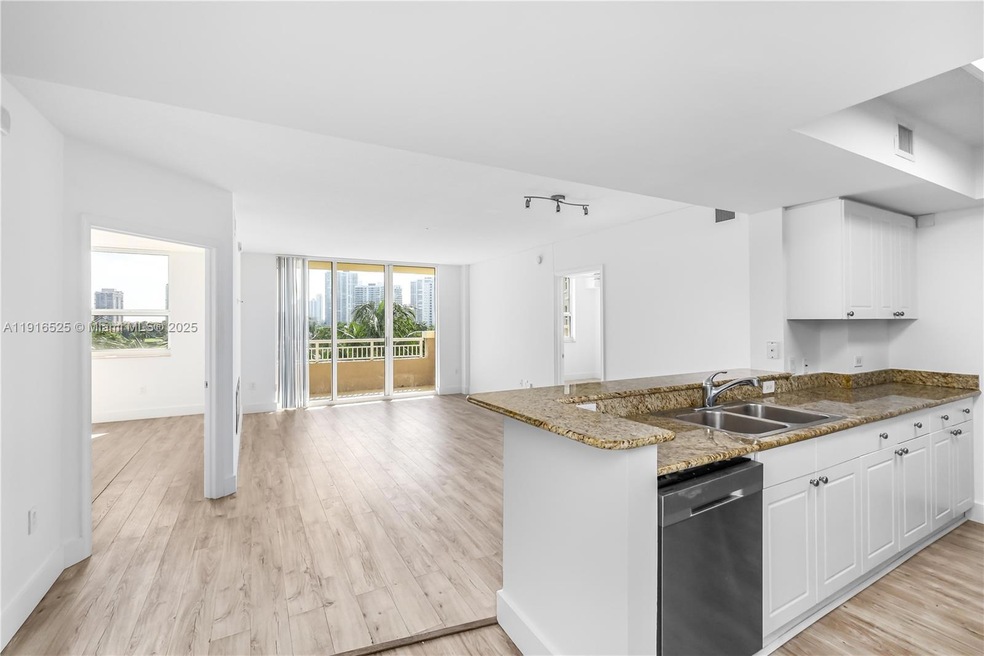 19501 W Country Club Dr unit 515, Aventura, FL 33180 - photo 1