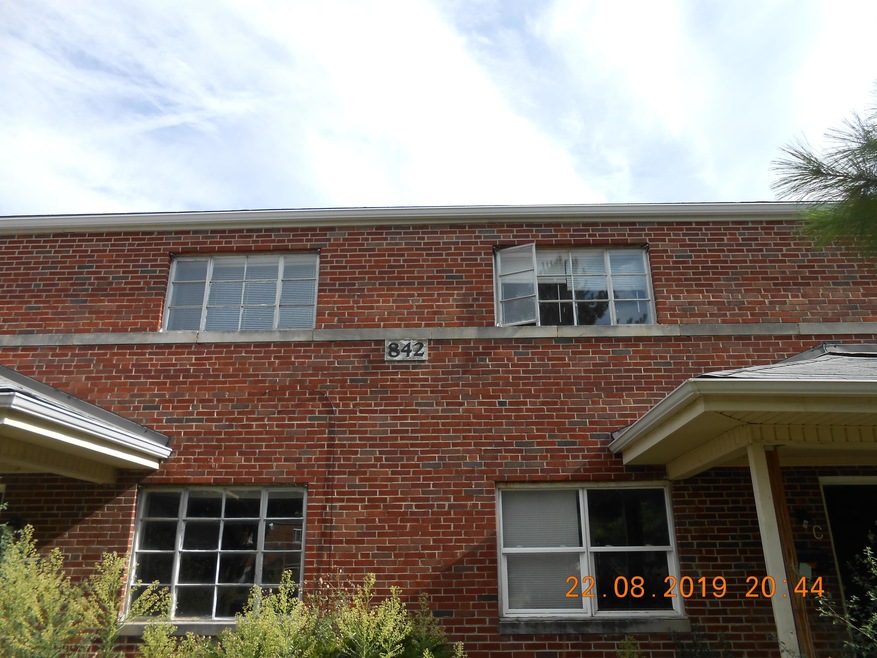 LOVELY BRICK 4-FAMILY