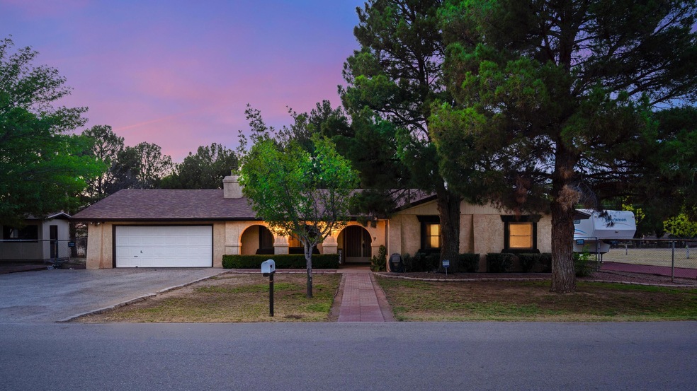 559 Rancho Viejo Dr, Socorro, TX 79927 - photo 1