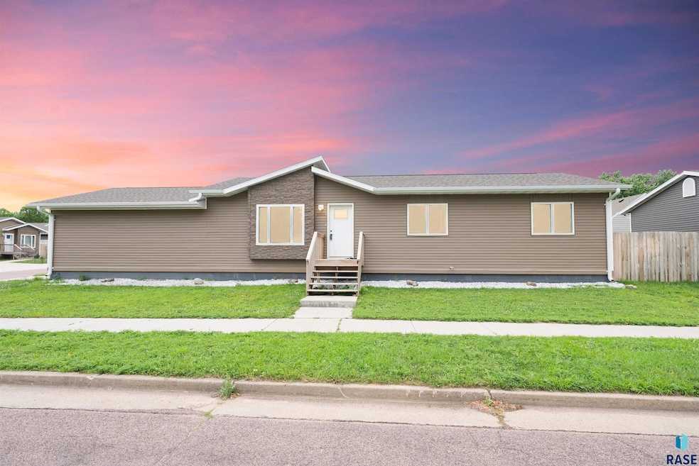 Sold $285,000