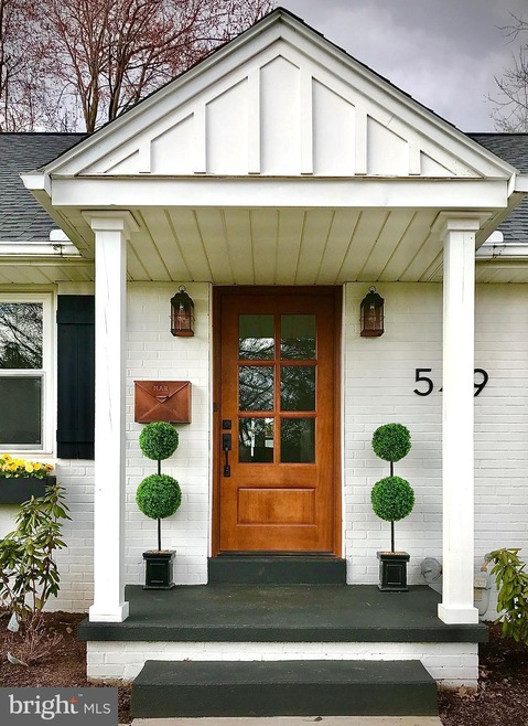 549 W Areba Ave, Hershey, PA 17033 - photo 1