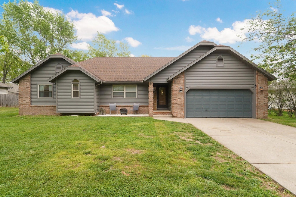 906 Brooke Ct, Nixa, MO 65714 - photo 1