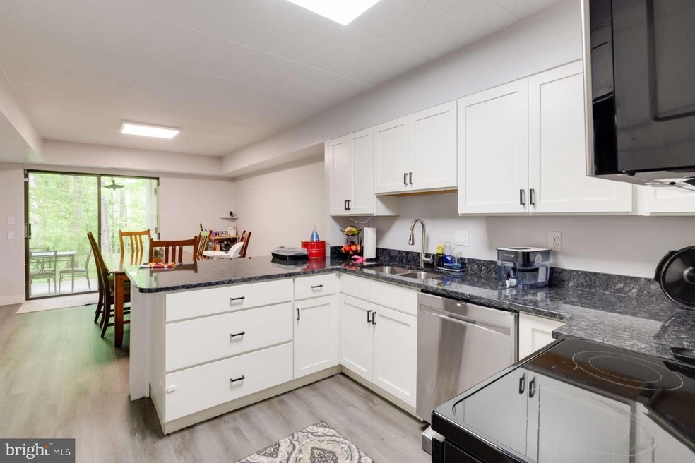 5657 Harpers Farm Rd unit A, Columbia, MD 21044 - photo 1