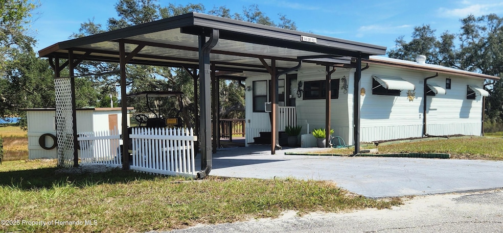 9486 Gray Fox Dr, Weeki Wachee, FL 34613 - photo 1