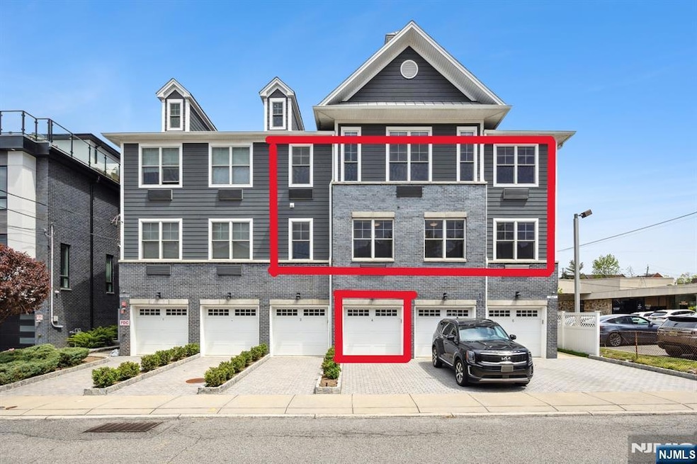 Sold $850,000 • Co-Listing Agent