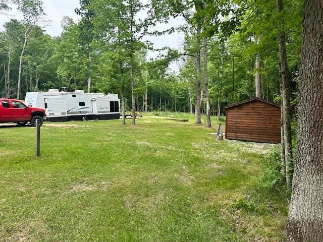 TRAVEL TRAILER & BARN