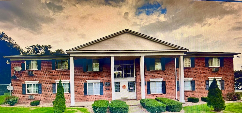 FRONT OF CONDO COMPLEX