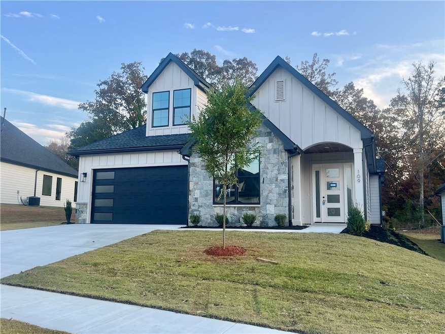 109 Pine St, Clemson, SC 29631 - photo 1