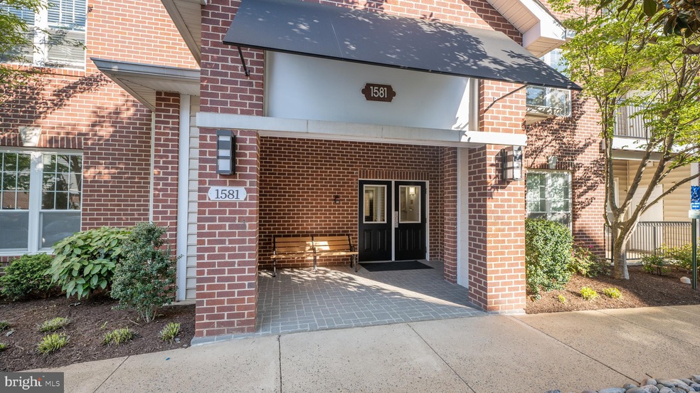 The Gates Of McLean unit 5313, McLean, VA 22102 - photo 1