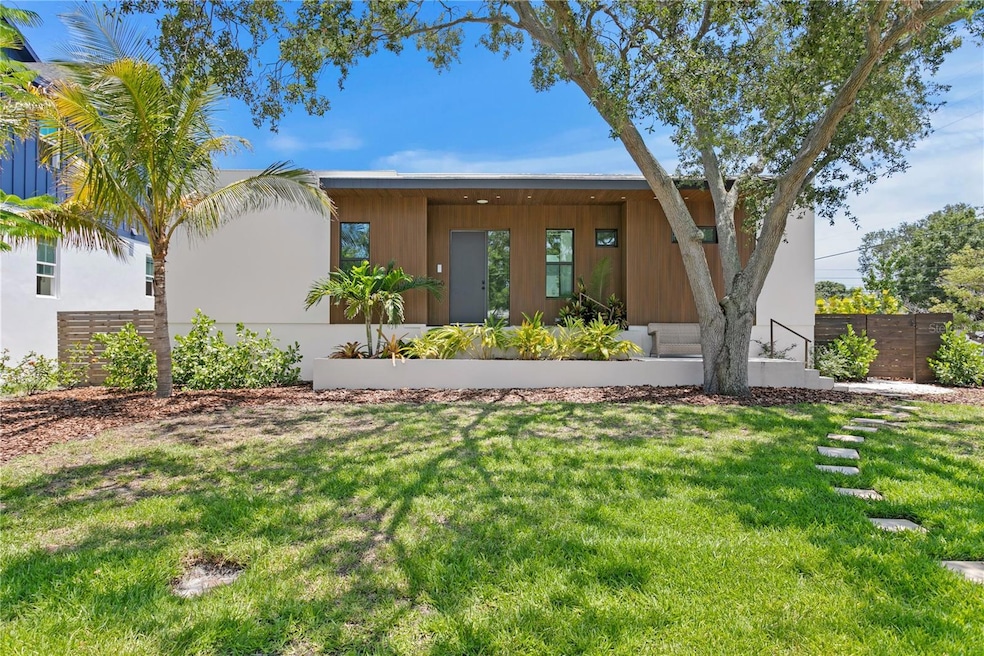 Sold $1,825,000 • Co-Listing Agent