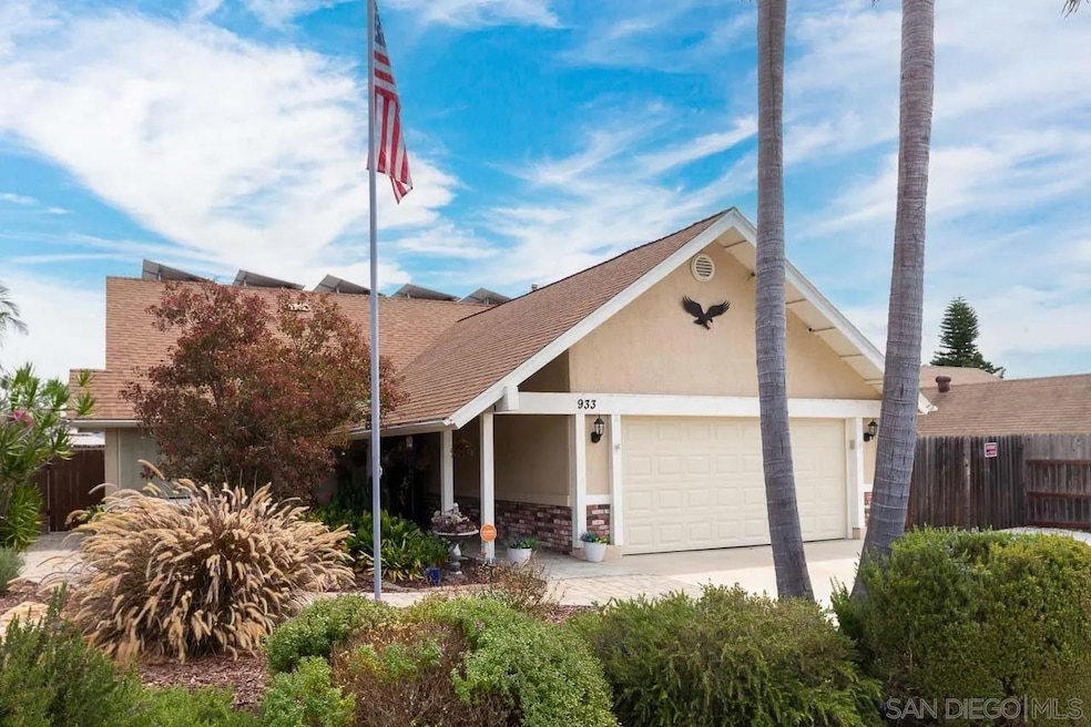 933 Ruby Dr, Vista, CA 92083 - photo 1
