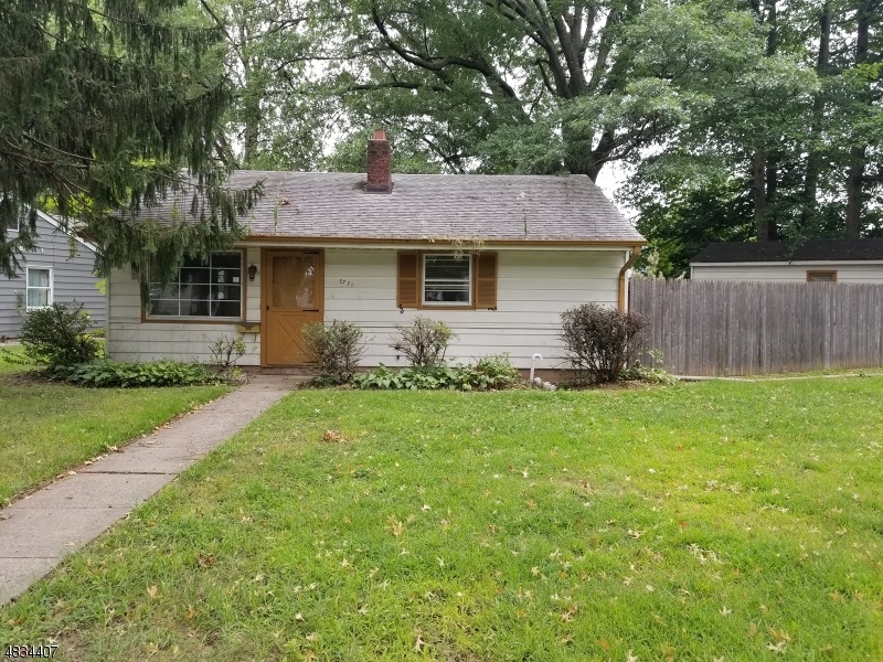 2271 Knapp Dr, Rahway, NJ 07065 - photo 1