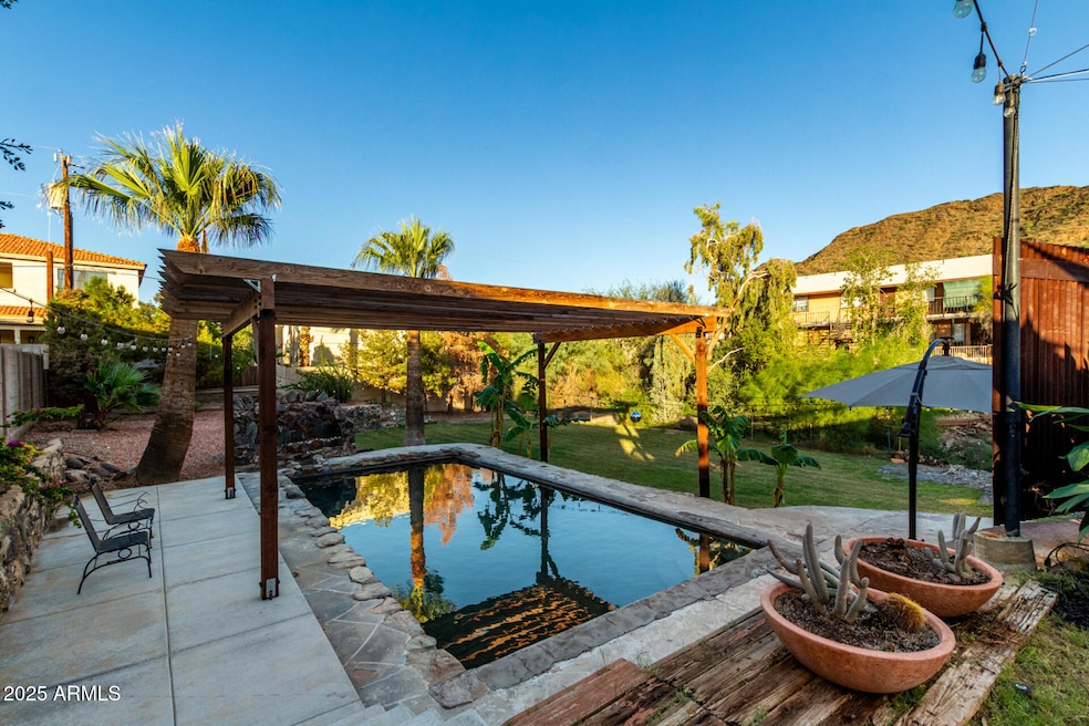 Under Contract $585,000