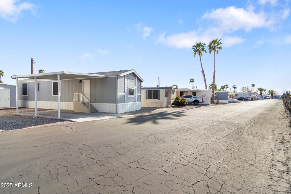15606 S Gilbert Rd unit 3, Chandler, AZ 85225 - photo 1