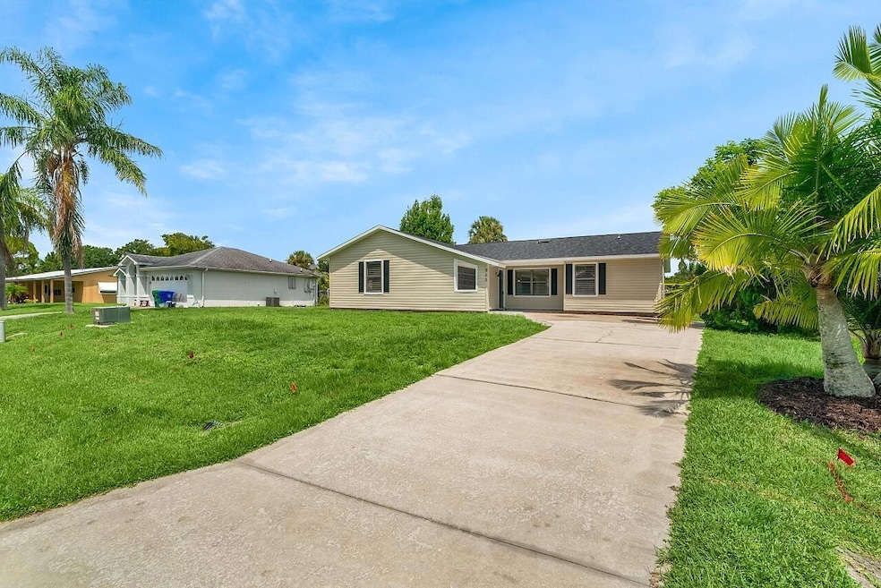 866 Beard Ave, Sebastian, FL 32958 - photo 1