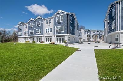 9 Ultra Way unit C, Poughkeepsie, NY 12601 - photo 1