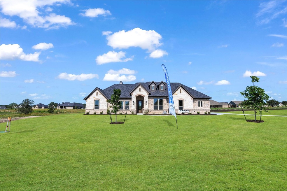 624 Gatlin Pass, Azle, TX 76020 - photo 1