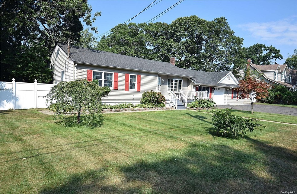 116 Wendy Dr, Holtsville, NY 11742 - photo 1