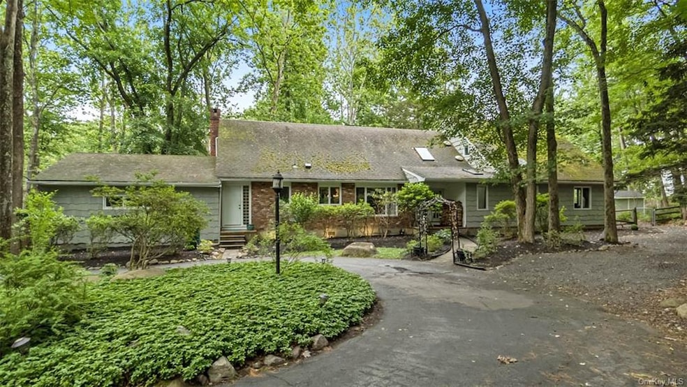 3 Old Phillips Hill Rd, New City, NY 10956 - photo 1