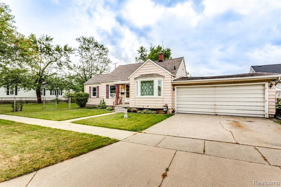 1311 12th St, Port Huron, MI 48060 - photo 1