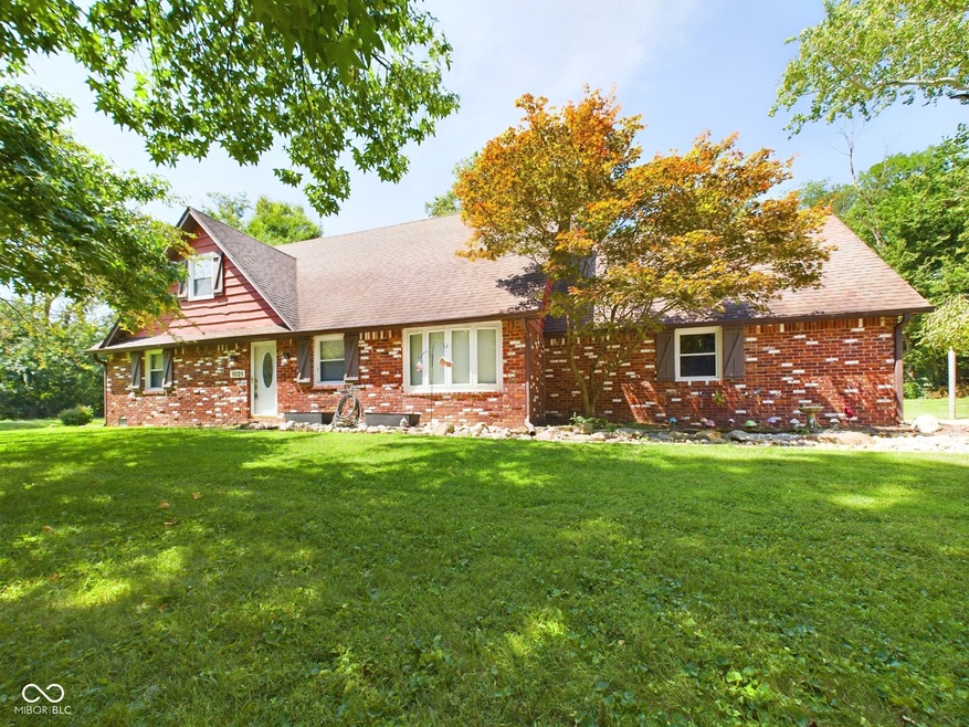 1021 N 300 E, Anderson, IN 46012 - photo 1