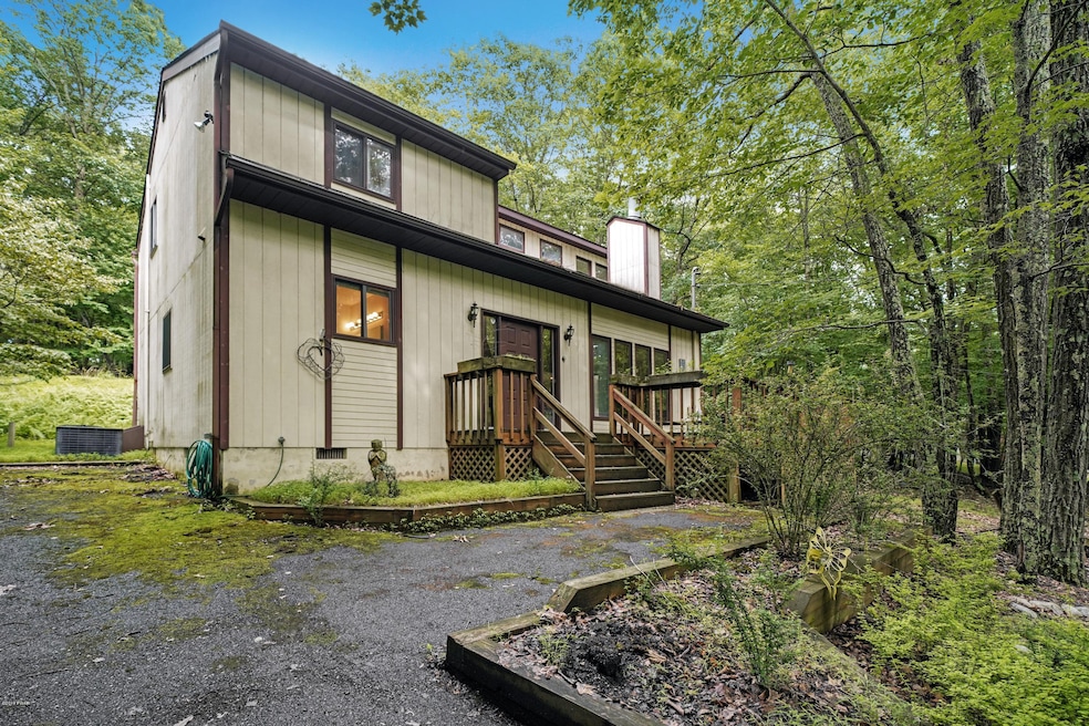 226 Meadow Lark Cir, Lehman Township, PA 18324 - photo 1