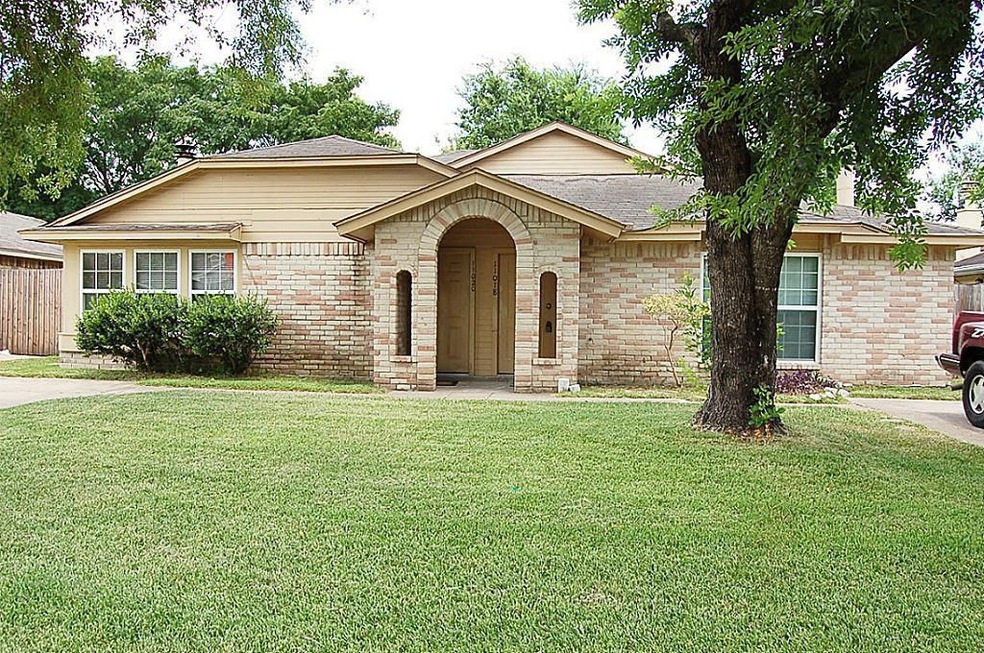 11018 Crinkleawn Dr, Houston, TX 77086 - photo 1