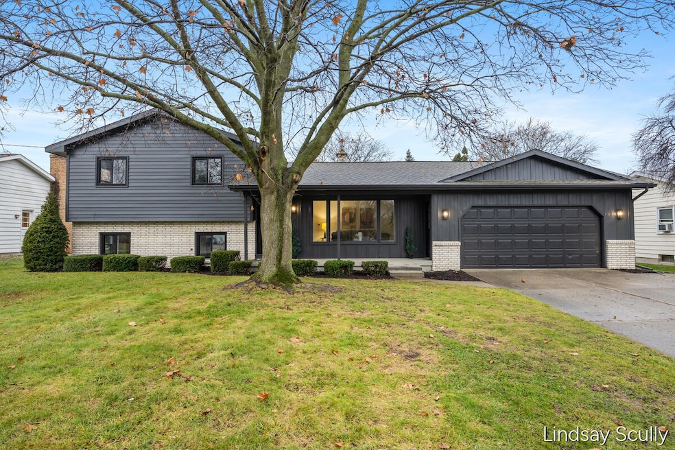 5899 Pinetree Ave SE, Grand Rapids, MI 49508 - photo 1