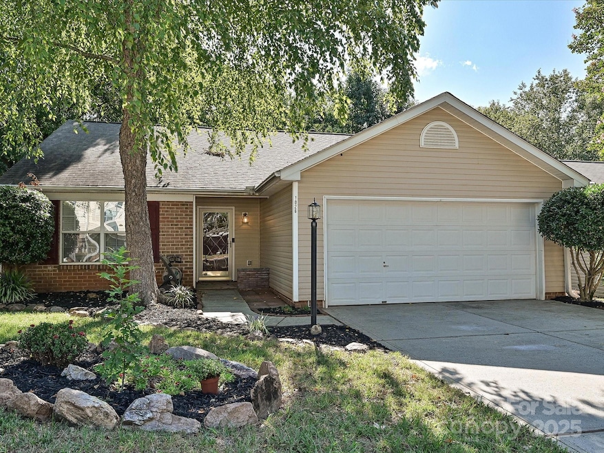 1026 Valley Forge Dr, Clover, SC 29710 - photo 1