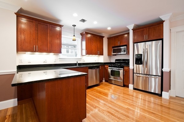 74 Bennett St unit 2, Brighton, MA 02135 - photo 1