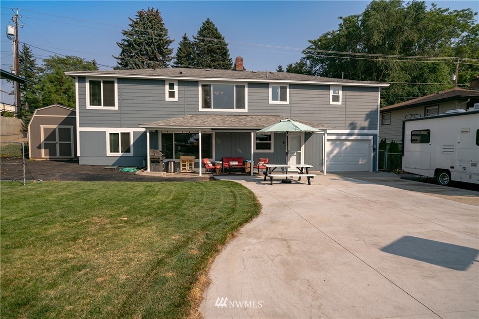 1214 N Baker Ave, East Wenatchee, WA 98802 - photo 1