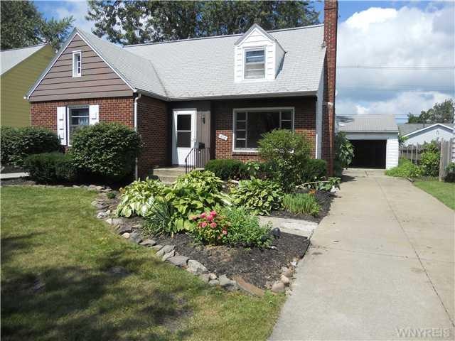 Exterior Front. Gorgeous home offering 1660 sq ft.