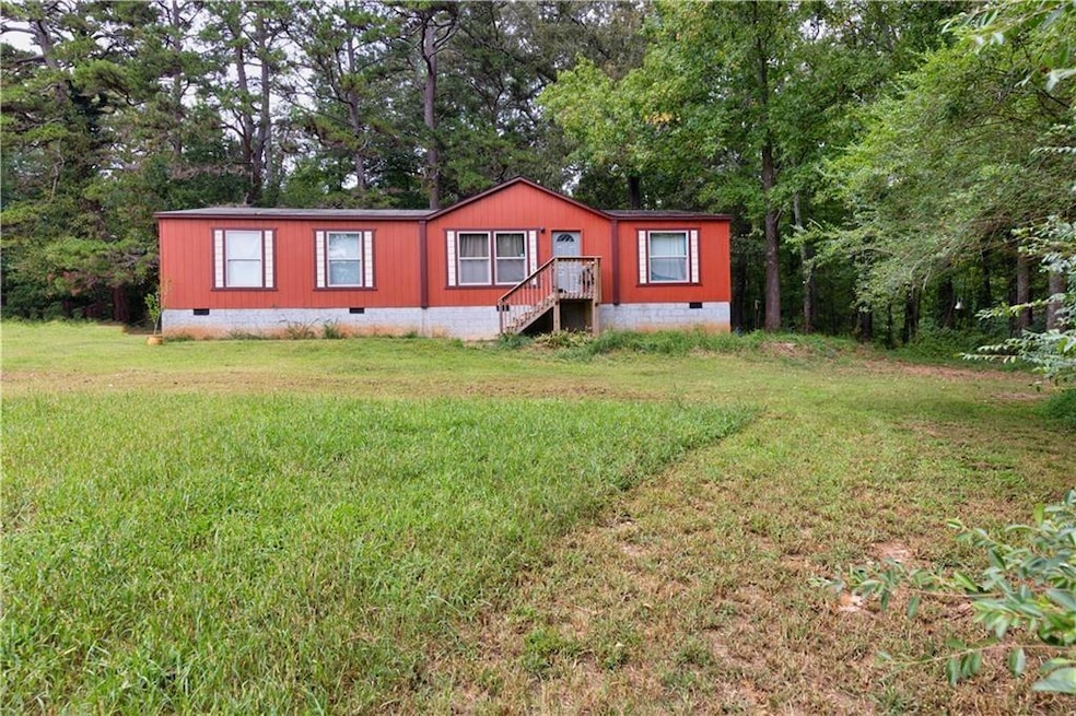 Manufactured / mobile home with crawl space and a 