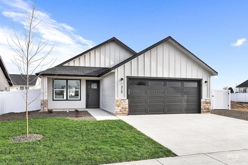 312 N 11th St, Parma, ID 83660 - photo 1