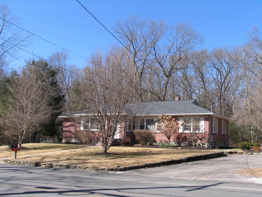 87 Mill St, Hopedale, MA 01747 - photo 1