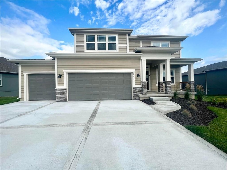 18917 Ocheltree St, Spring Hill, KS 66083 - photo 1