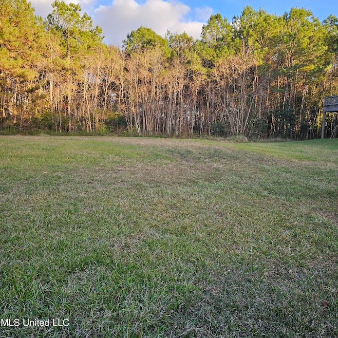 6010 Crescent Shore Dr, Biloxi, MS 39532 - photo 1