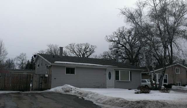 527 Apache Ave, Carpentersville, IL 60110 - photo 1