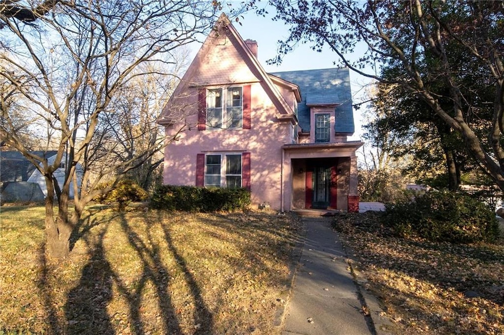 1911 N 22nd St, Saint Joseph, MO 64505 - photo 1