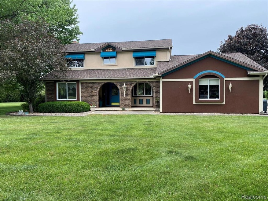 Over 3 Acres! Large Pole Barn With Upgraded Electr