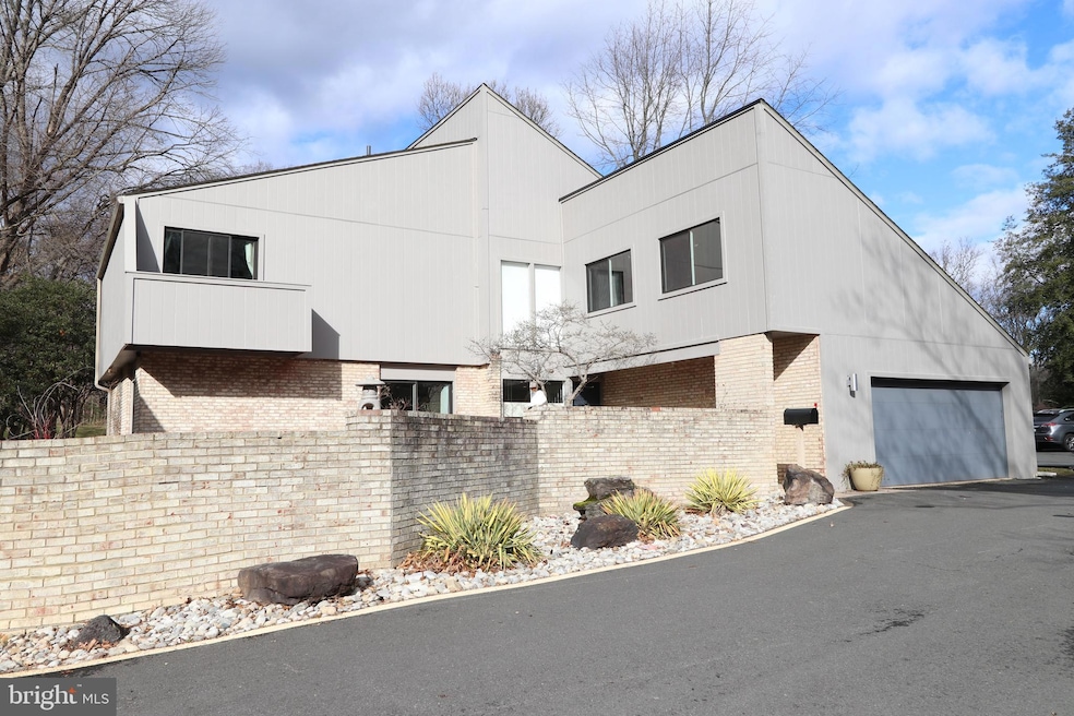 12140 Quorn Ln, Reston, VA 20191 - photo 1