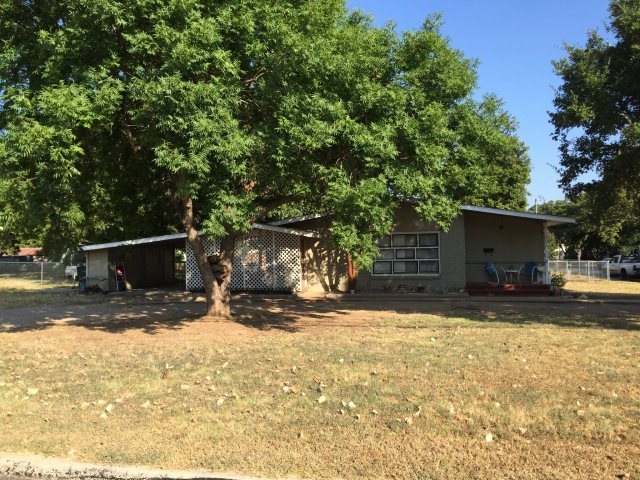 901 N Milam St, Fredericksburg, TX 78624 - photo 1